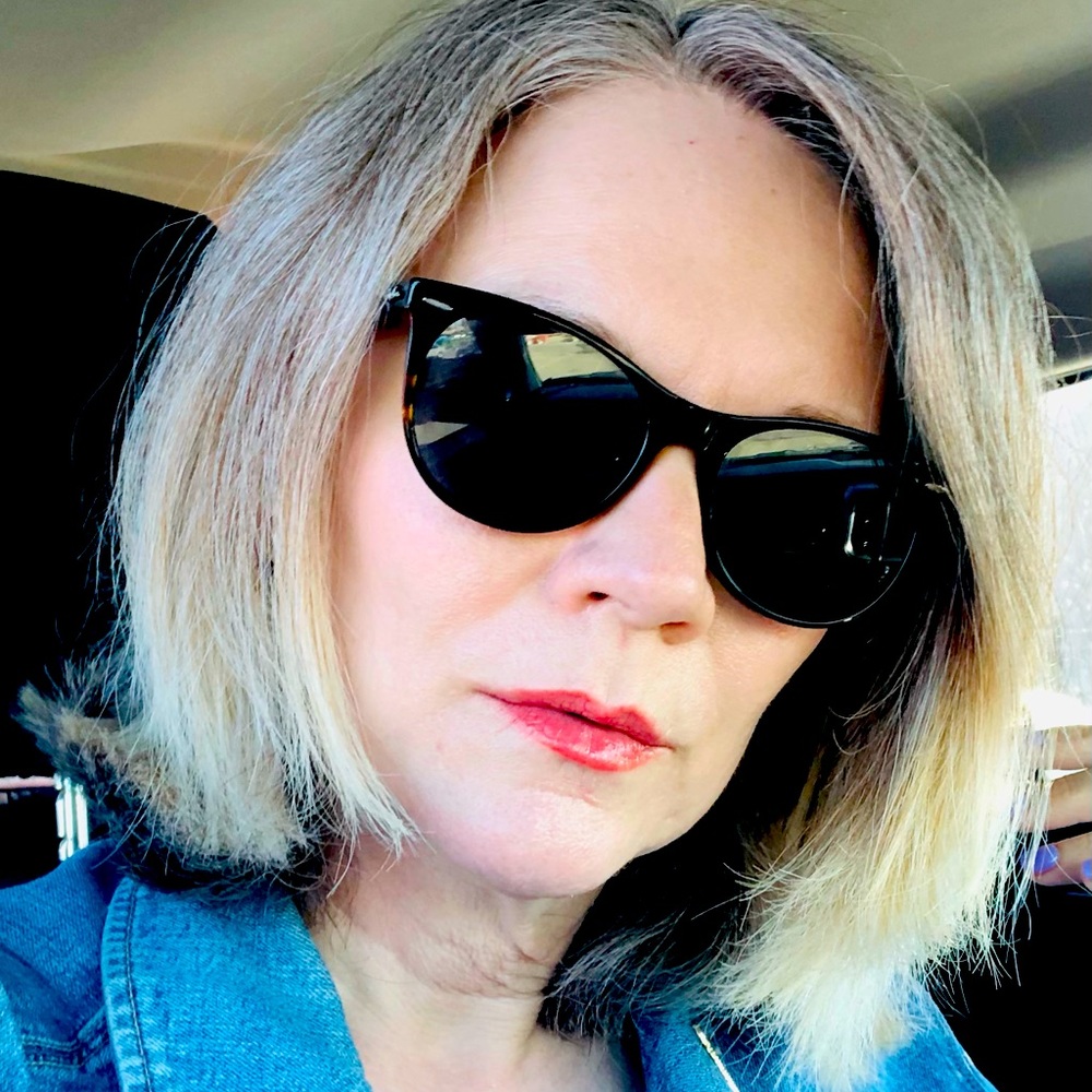 Meet your Posher, Leigh